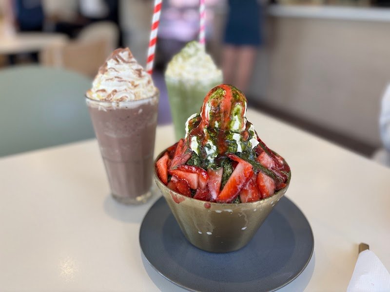 Tiara Dessert Cafe photo 3