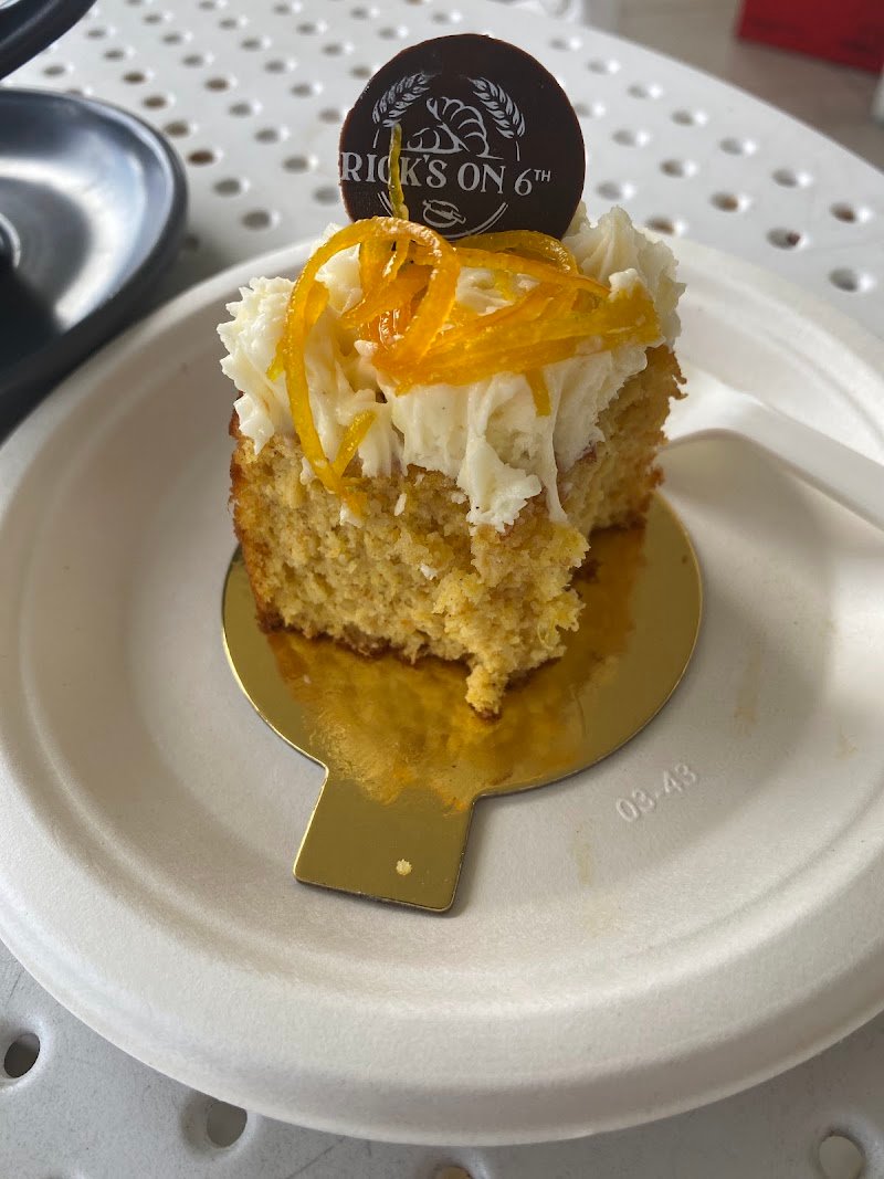 RICK'S ON 6TH photo 4